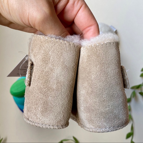 Original Baby UGG Sheepskin Booties NEW - Picture 3 of 8